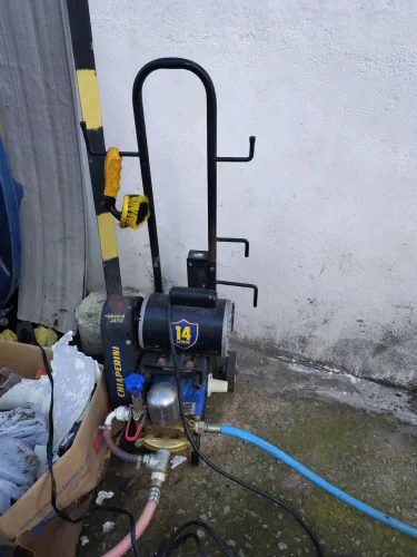 Estou vendendo uma máquina de jato alta pressão profissional 14 l chiaperini