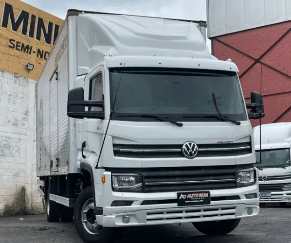 vw 11180 Prime completo 2022 com bau de aluminio 6,20 metros