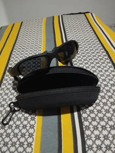 Óculos de sol com fone bluetooth