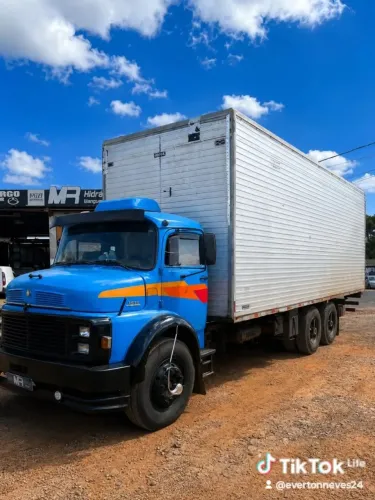 Vendo ou troco Mercedes 1313