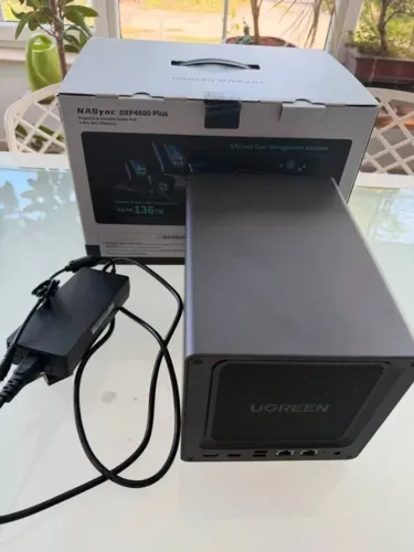 NAS UGREEN DXP4800 Plus - 8 GB RAM