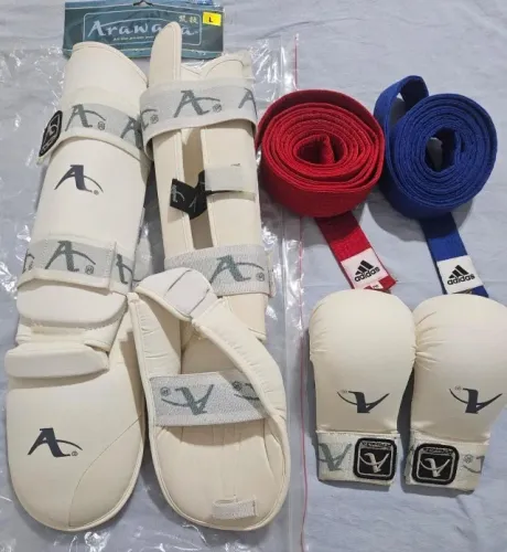 Vendo equipamentos de Karatê