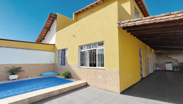 Sobrado à venda no Tupi, Praia Grande | 4 dorms (2 suítes) + piscina