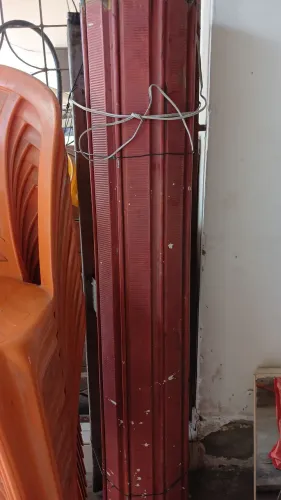 Porta de rolo galvanizado semi Nova.     1./5 2/10           Completa primeira tá novinha 