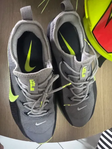 Tênis Nike LeBron tr1 