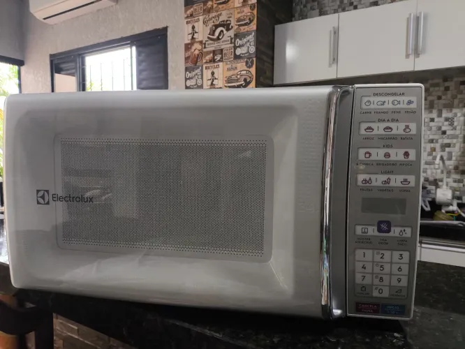 Microondas Eletrolux 34 litros 220V