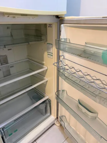 Vendo Geladeira Cônsul Frost free