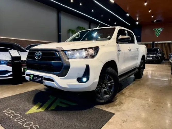 Toyota Hilux CD SR 4X4 2.8 TDI Diesel Aut. 2024