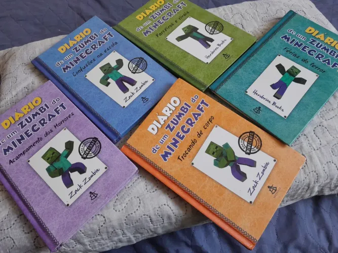 Coleção Diário de um Zumbi do Minecraft - 5 Livros em Excelente Estado!