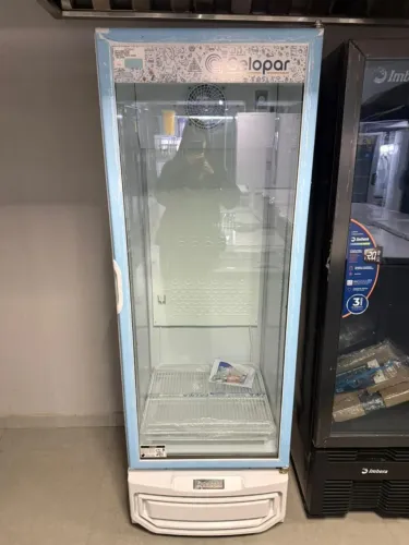 GPTU-40BR REFRIGERADOR VERTICAL PORTA VIDRO - GELOPAR