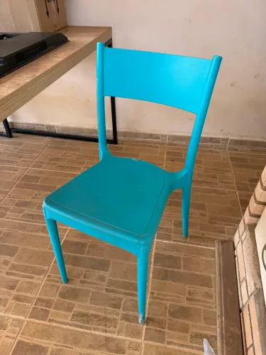 Cadeiras de plástico 