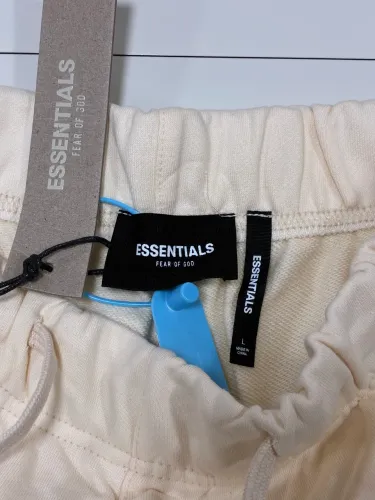 Bermuda shorts essentials tamanho G