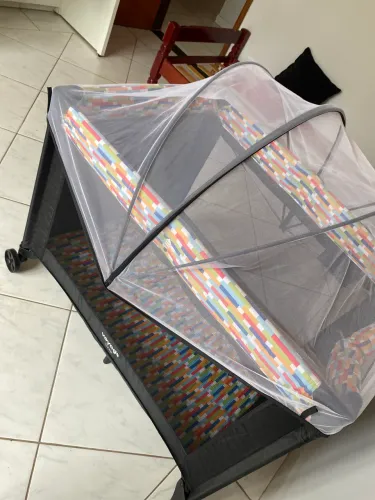 Berço chiqueirinho em ótimo preço, bem conservado..