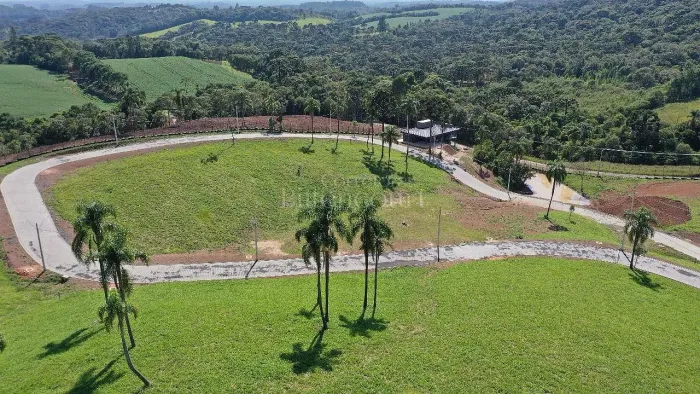 Terreno em condomínio fechado