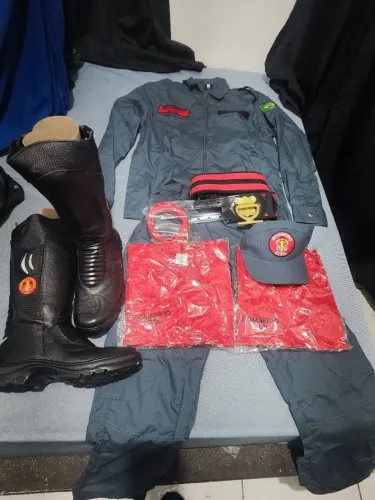 Uniforme Bombeiro Cívil Novo completo.