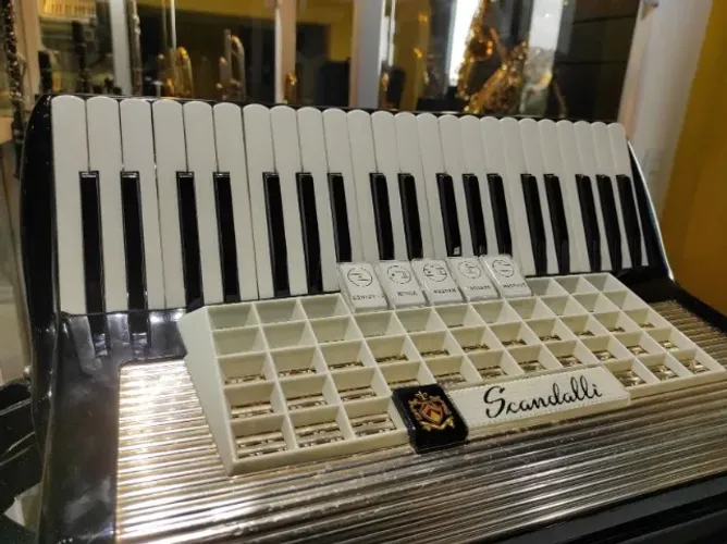 Acordeom Scandalli Favo de mel 120 baixos - Italiana