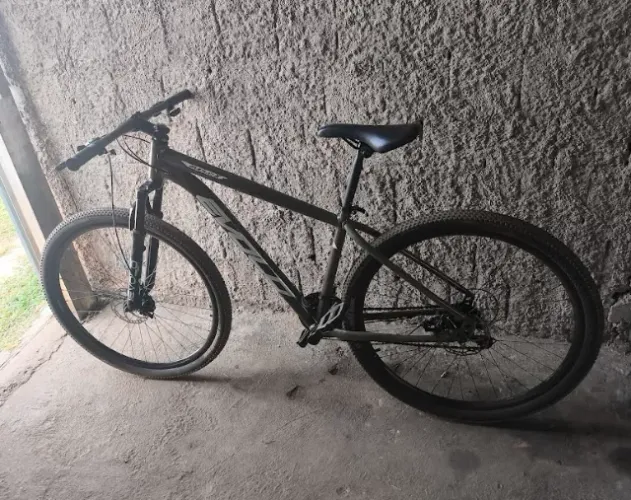 Mountain Bike Aro 29 - Excelente Estado - Pronta para Pedalar