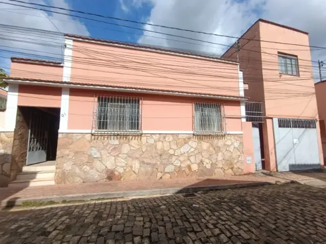 Excelente imóvel venda centro São João Nepomuceno MG.