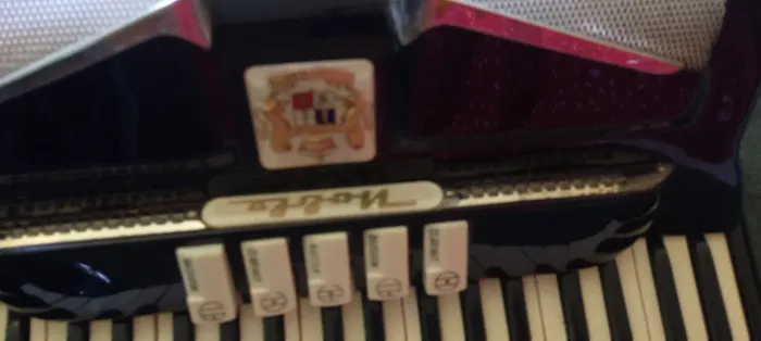 Acordeon Noble, Relíquia 