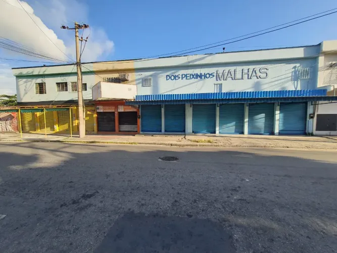 Loja em Bangu 2 andares com banheiro. Com desconto de R$ 1.500, 00 por 6 (seis) meses.