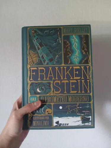 Frankenstein - Edição de luxo ilustrada e com elementos interativos do estúdio MinaLima