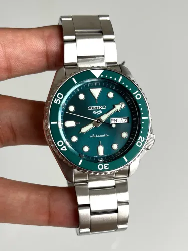 Seiko 5 Sports Hulk SRPD61K1