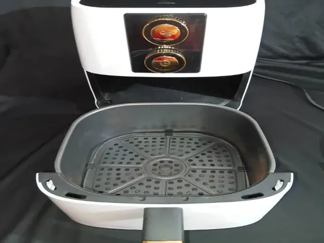 AIR FRYER HOMELAND 4,5L CONSERVADA