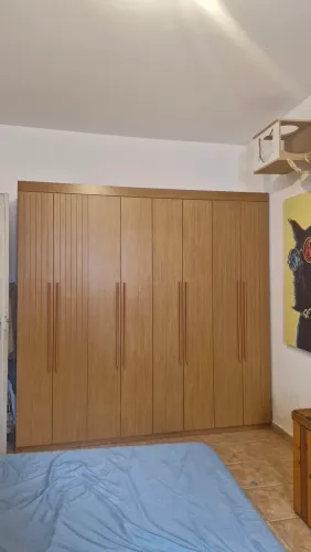 Guarda roupa semi novo