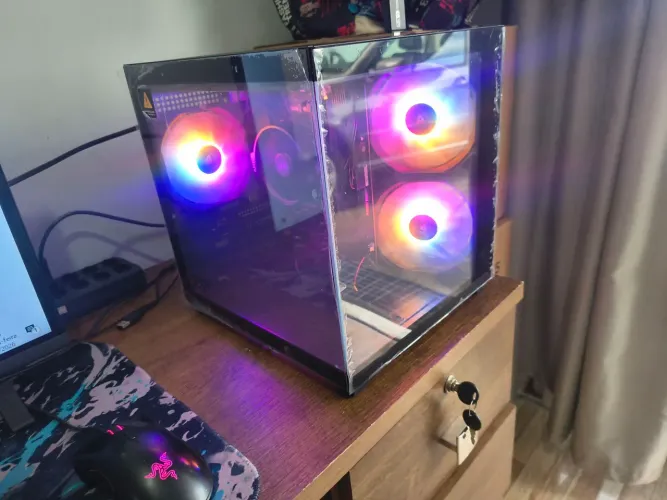Pc gamer Ryzen 3 3200 com 16 gigas ddr4 2x8, faço envio via Olx pay, está disponível.
