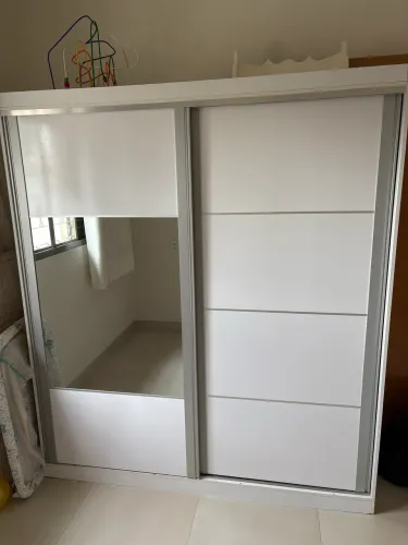 Armário duas portas usado