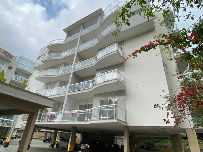 Apartamento amplo com 3 Quartos e 3 banheiros para Alugar, 138 m² por R$ 2.300/Mês