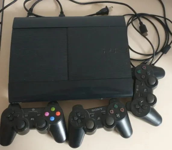 Ps3 Super Slim 250GB Com 3 Controles