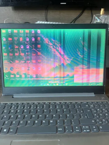 Notebook Lenovo IdeaPad 3 15IGL05 ? funcionando | SSD 128GB | tela com defeito