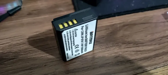 Bateria LP E-10 1500mah compatível com Canon T3 entre outros modelos que usem LP e10