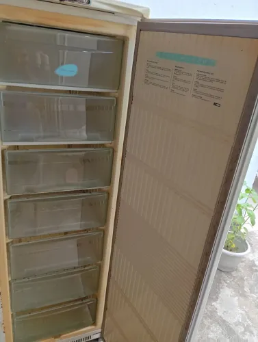 Máquina de lavar e freezer tel *