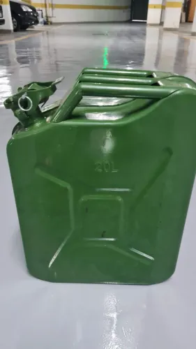 Galão de combustível de 20 litros