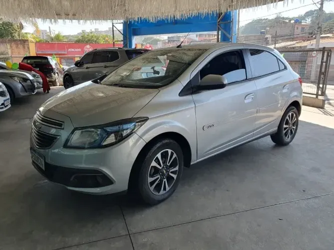 Chevrolet Onix Hatch LTZ 1.4 8V Flex Power Mec. 4P 2015