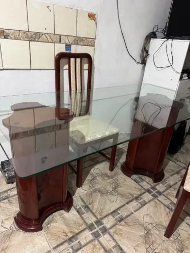 Mesa de jantar, tampo de vidro - 6 lugares