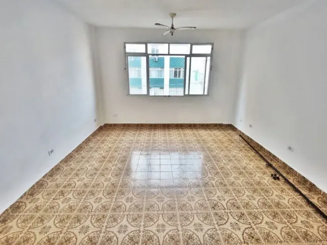 Imóvel para aluguel possui 34 metros quadrados em Tupi - Praia Grande - SP