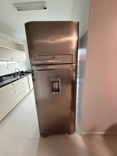 Geladeira Eletrolux inox