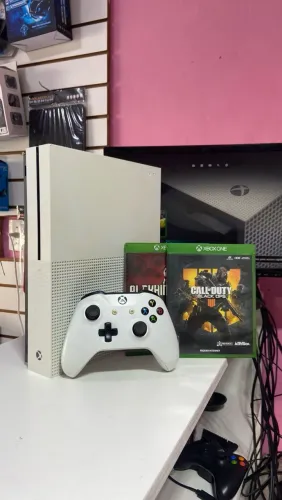 Xbox One s HD de 1t - 1 controle - 2 jogos