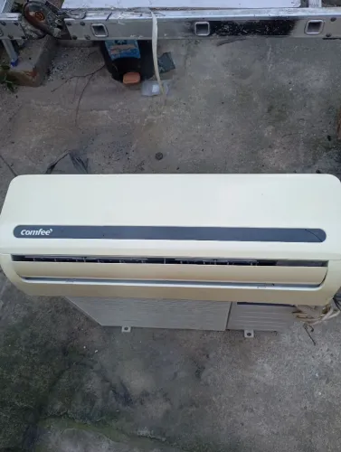 Ar condicionado confere 12000 BTU 220v