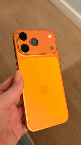 iPhone 17 Pro Max Laranja