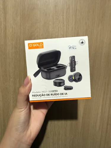 Microfone Sem Fio Gold Pro MCF-38 2 em 1 - Duplo + Case de Carregamento