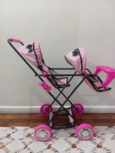 Carrinho de boneca duplo