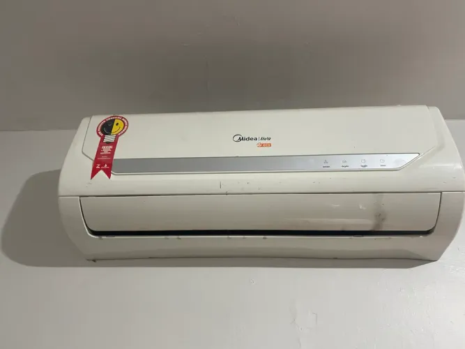Vendo ar Midea Liva Split (9.000 BTUs, 220V, Ciclo Frio, Convencional / R-410A)