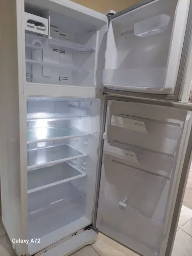 Vende-se Geladeira  Electrolux e portas 464l