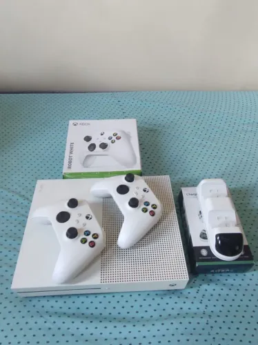 XBOX ONE S 1TB
