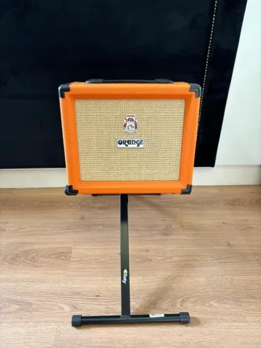 Amplificador para guitarra Orange Crush 20 Transistor  20W cor laranja, com suporte