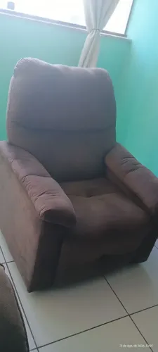 Vende-se uma poltrona do papai reclinável semi novos